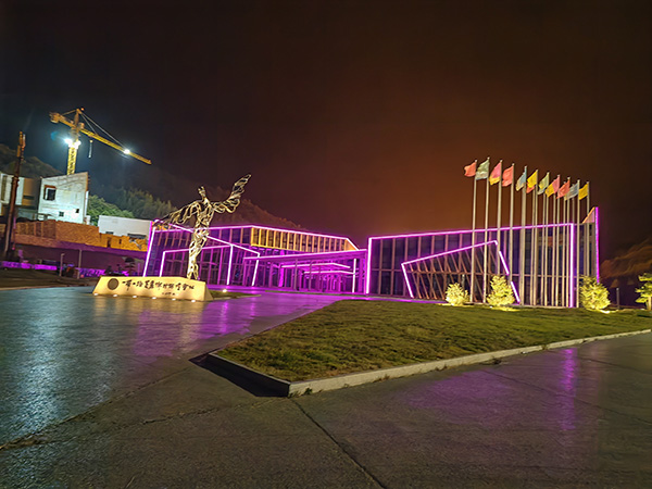 城市亮化是现代城市建设的重要组成部分,它不仅可以美化城市的夜景,还能提升城市的整体形象。随着科技的不断进步,城市亮化也得到了更多的关注和创新。本文将介绍一些关于城市亮化的创意和技术,帮助读者了解城市亮化的重要性以及如何进行奇台城市亮化的规划和实施。 城市亮化是现代城市建设的重要组成部分,它不仅可以美化城市的夜景,还能提升城市的整体形象。随着科技的不断进步,城市亮化也得到了更多的关注和创新。本文将介绍一些关于城市亮化的创意和技术,帮助读者了解奇台城市亮化的重要性以及如何进行奇台城市亮化的规划和实施。